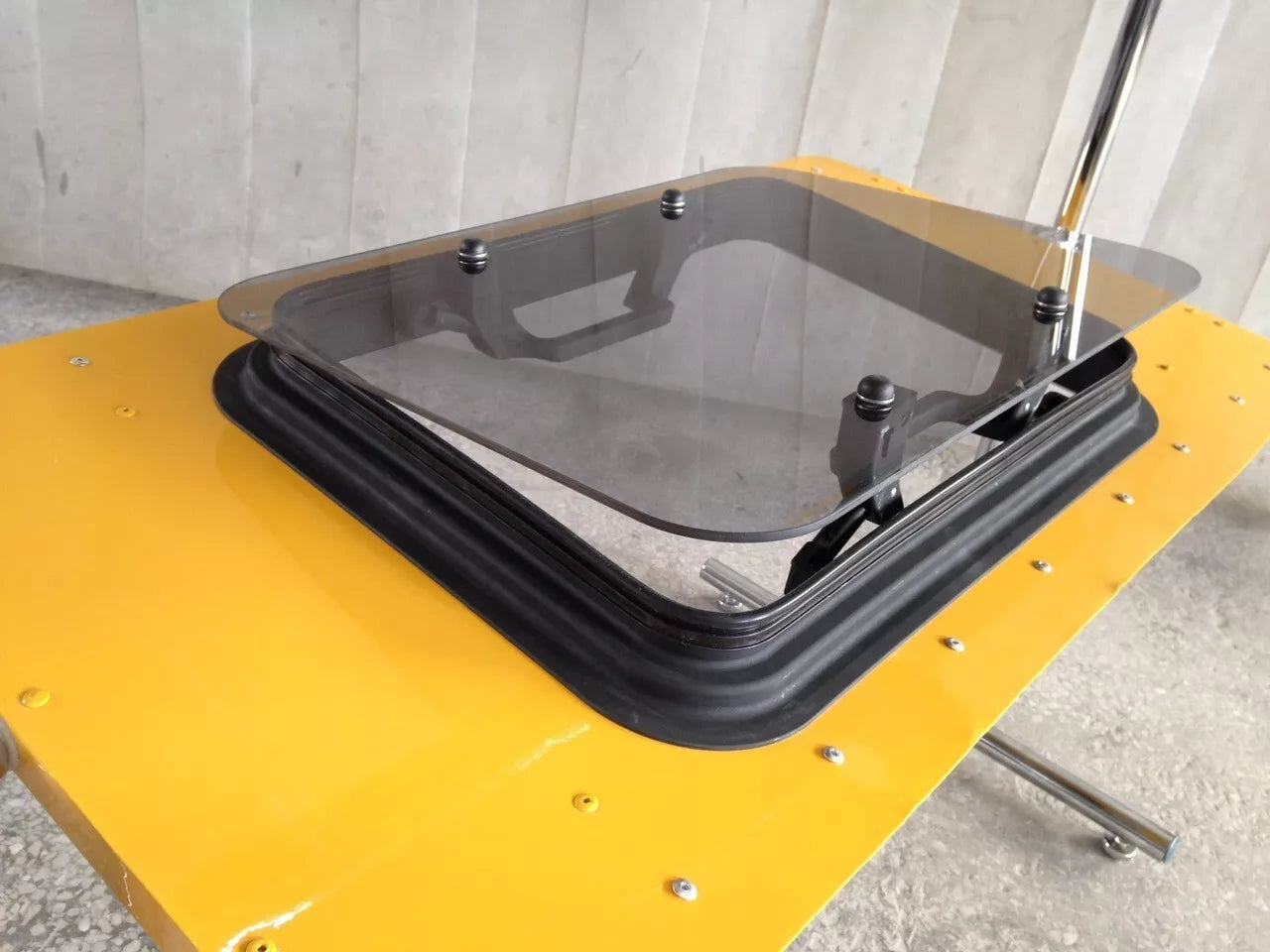 Ventilation Sunroof for bus, van, camper, truck (size 20x14 in) (510x358 mm)